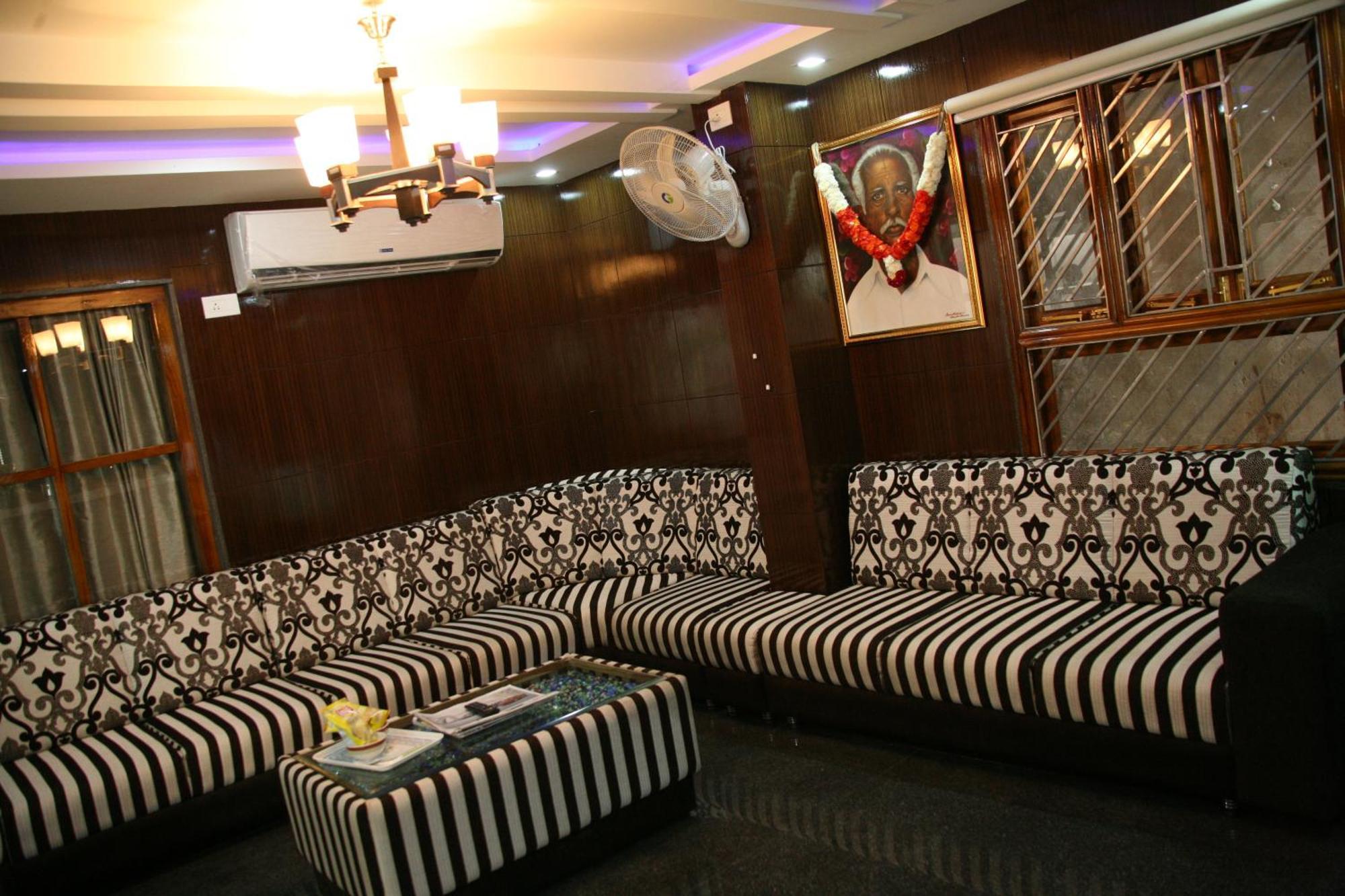 Kvp Inn Tirupati Esterno foto